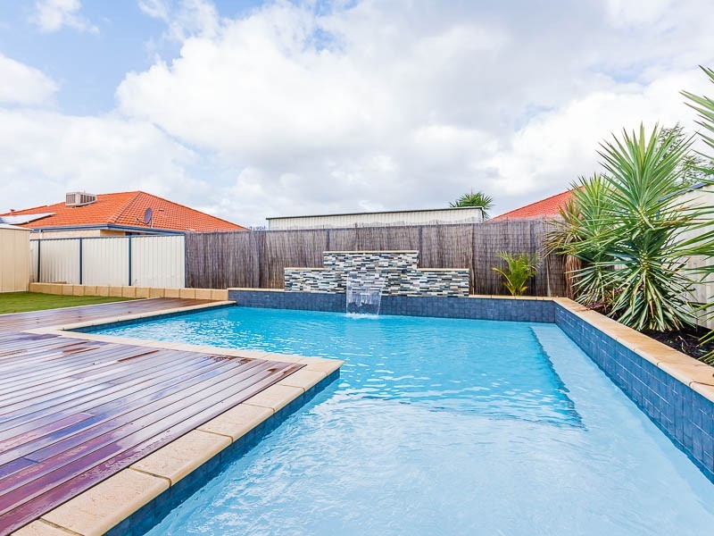 10 Araluen Crescent, Bertram WA 6167