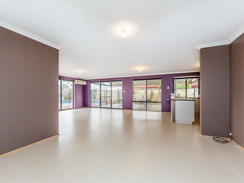 10 Araluen Crescent, Bertram WA 6167