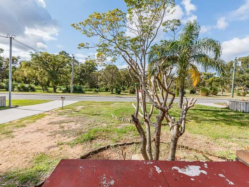 11 Langridge Crescent, Orelia WA 6167