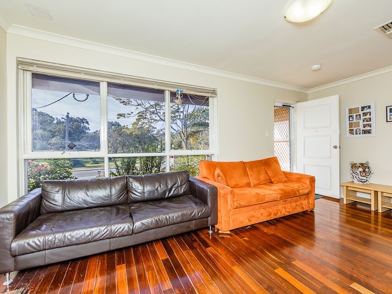 11 Langridge Crescent, Orelia WA 6167