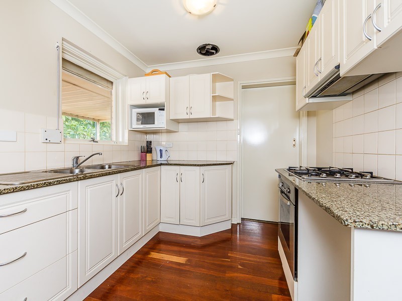 11 Langridge Crescent, Orelia WA 6167