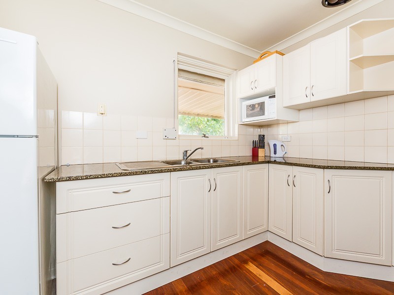 11 Langridge Crescent, Orelia WA 6167