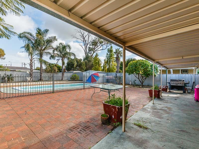 11 Langridge Crescent, Orelia WA 6167