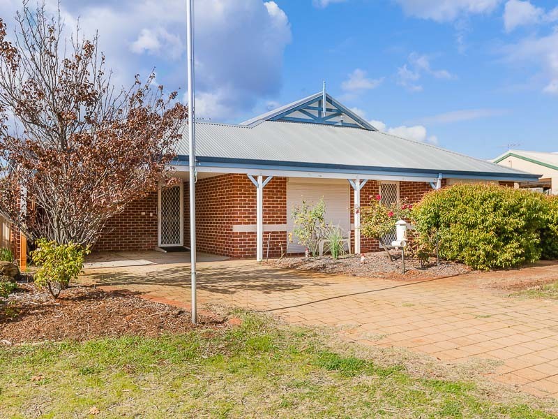 1 Walmer Place, Orelia WA 6167