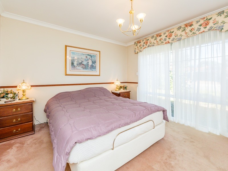 1 Walmer Place, Orelia WA 6167