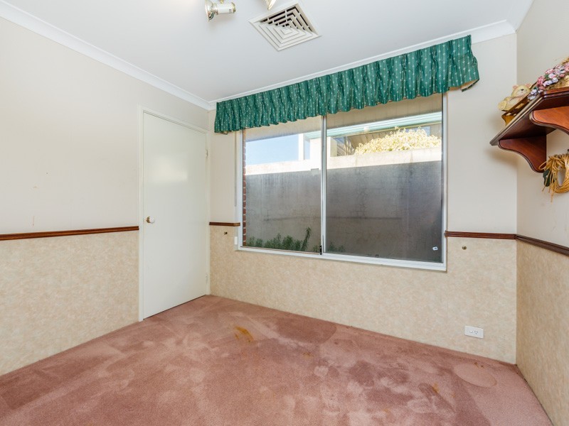 1 Walmer Place, Orelia WA 6167