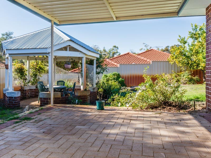 1 Walmer Place, Orelia WA 6167