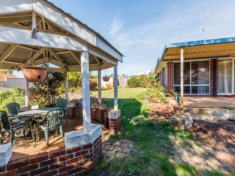 1 Walmer Place, Orelia WA 6167