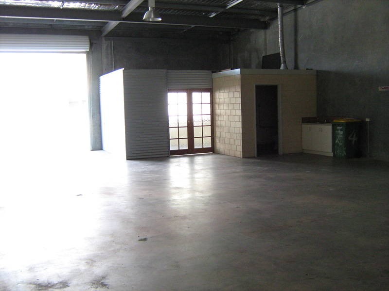 Unit 4, 5 Nasmyth Road, Rockingham WA 6168