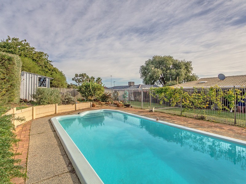 33 Corring Way, Parmelia WA 6167
