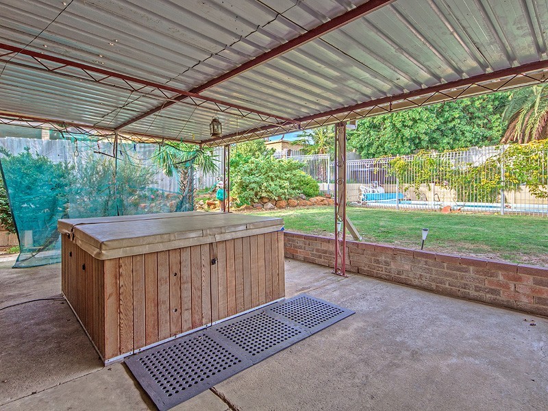 33 Corring Way, Parmelia WA 6167