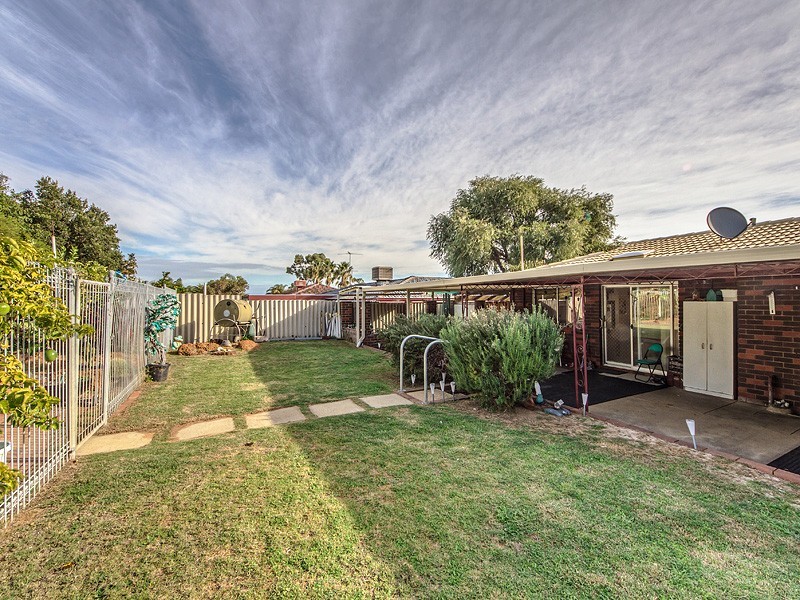 33 Corring Way, Parmelia WA 6167