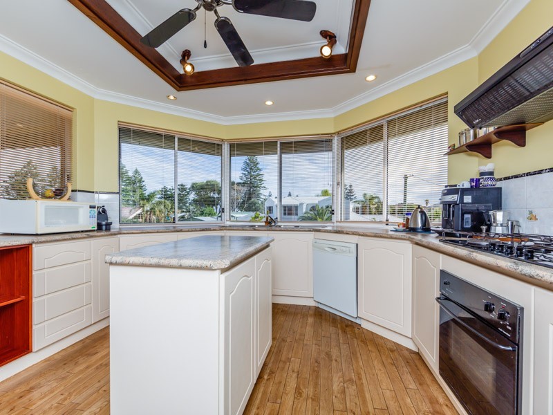 5 Forrester Road, Safety Bay WA 6169
