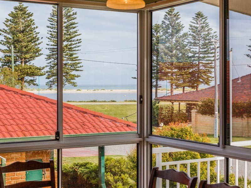 5 Forrester Road, Safety Bay WA 6169