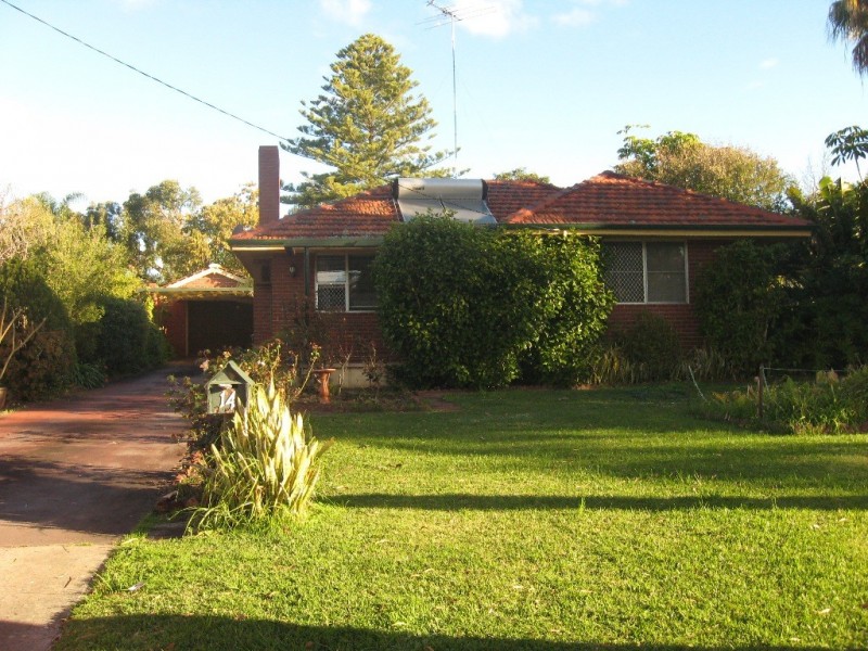 14 Harlow Road, Calista WA 6167