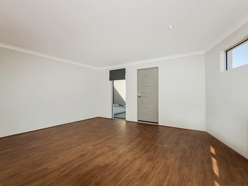 Unit 2, 23 Leda Boulevard, Wellard WA 6170