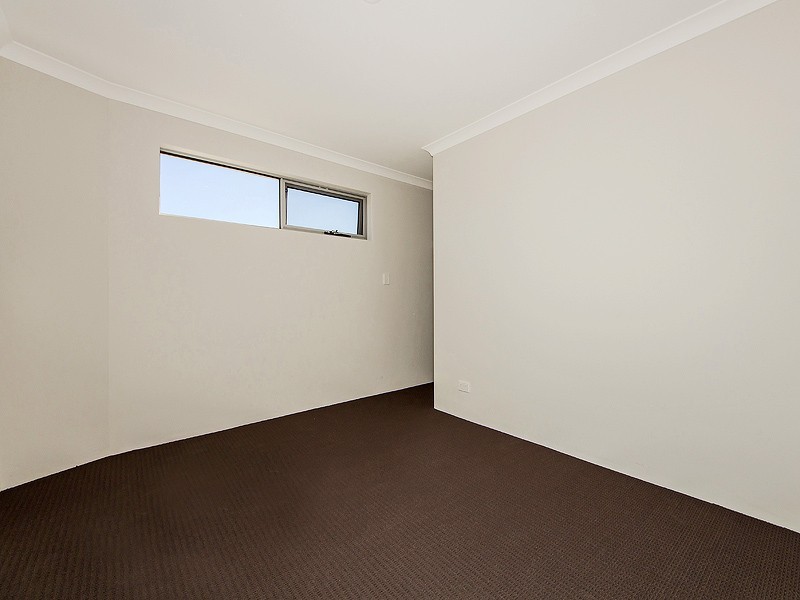 Unit 2, 23 Leda Boulevard, Wellard WA 6170