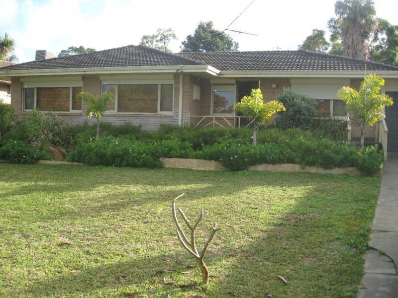 9 Rhodes Crescent, Calista WA 6167