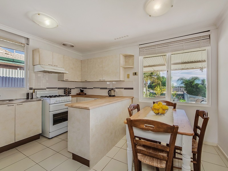 37 Preston Road, Parmelia WA 6167