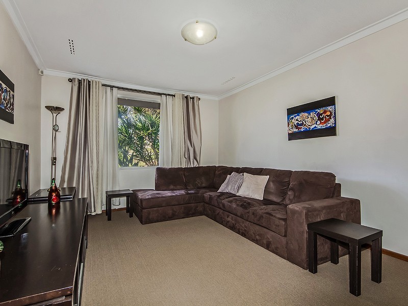 37 Preston Road, Parmelia WA 6167