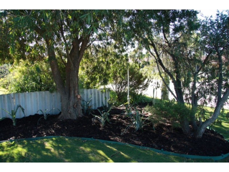 35 South Lake Drive, South Lake WA 6164