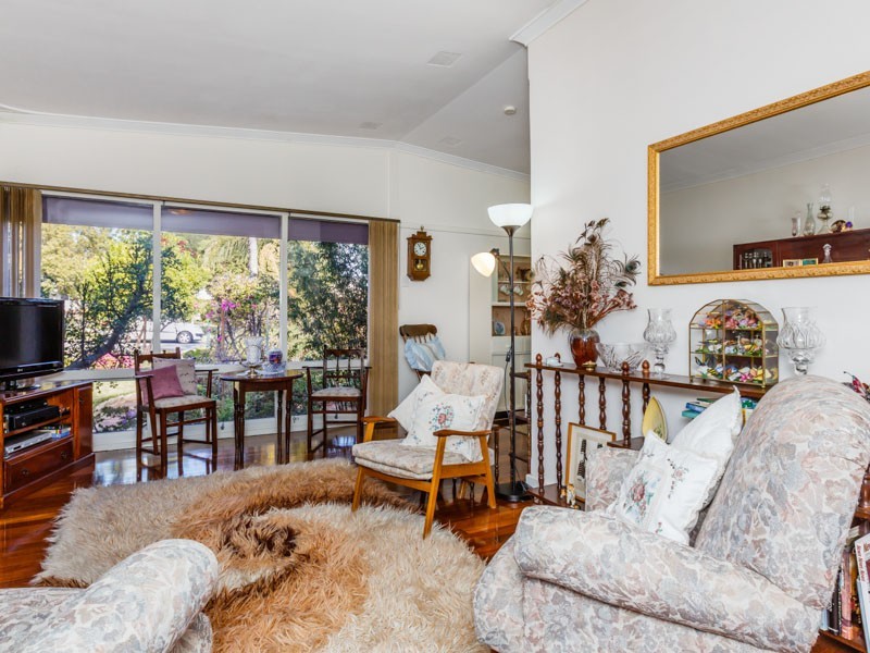 13 Blay Road, Calista WA 6167