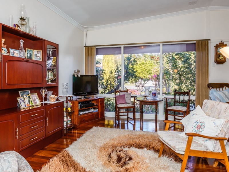 13 Blay Road, Calista WA 6167