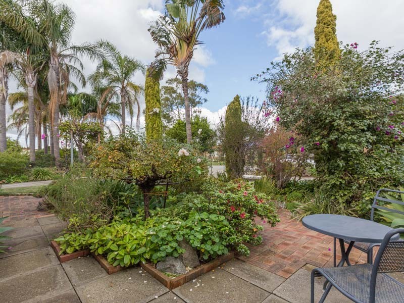 13 Blay Road, Calista WA 6167