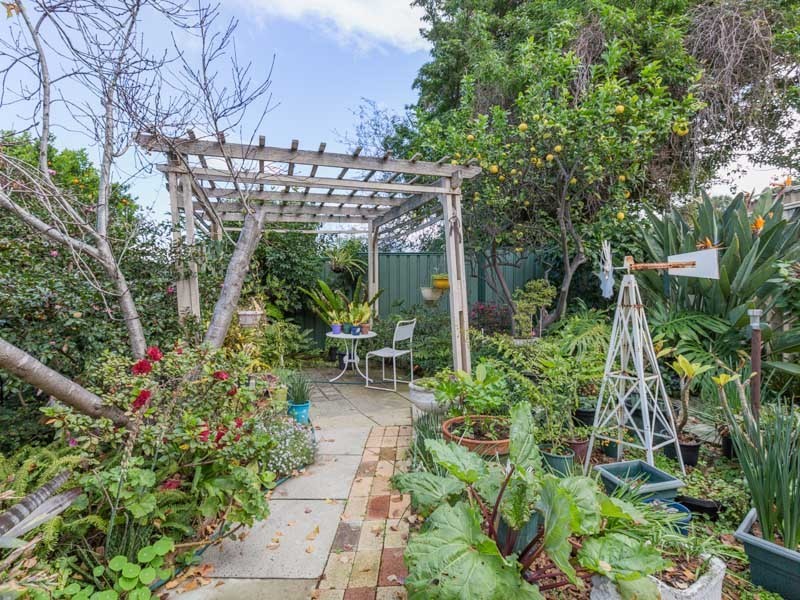 13 Blay Road, Calista WA 6167