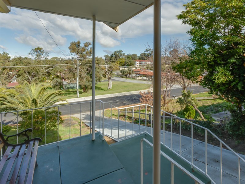 21 Hennessy Avenue, Orelia WA 6167