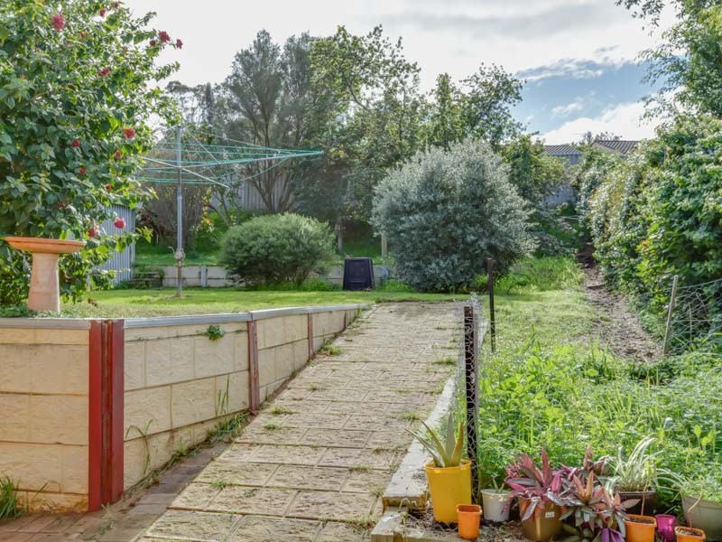 21 Hennessy Avenue, Orelia WA 6167