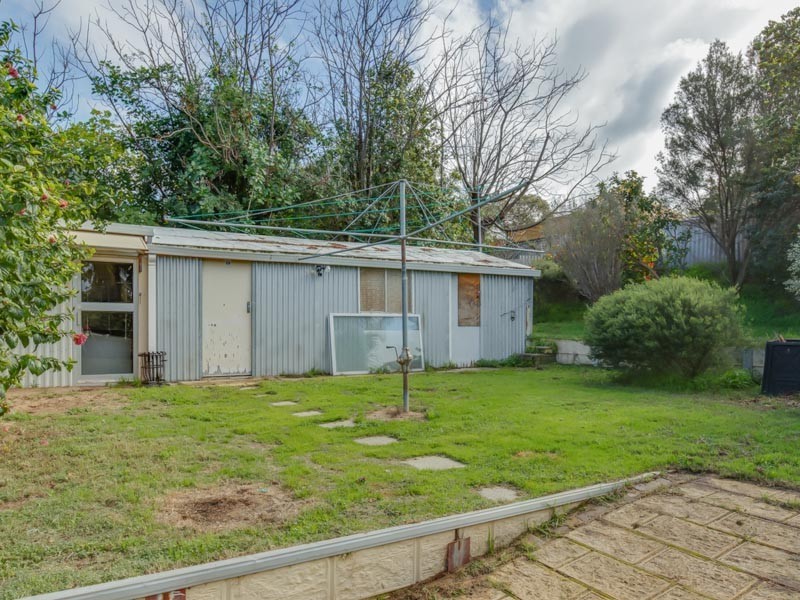 21 Hennessy Avenue, Orelia WA 6167