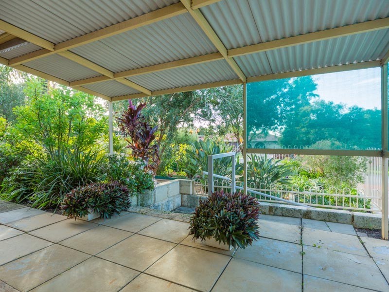8 Cowling Way, Parmelia WA 6167