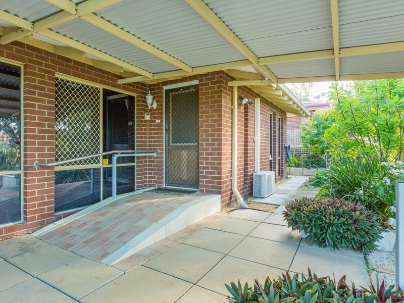 8 Cowling Way, Parmelia WA 6167