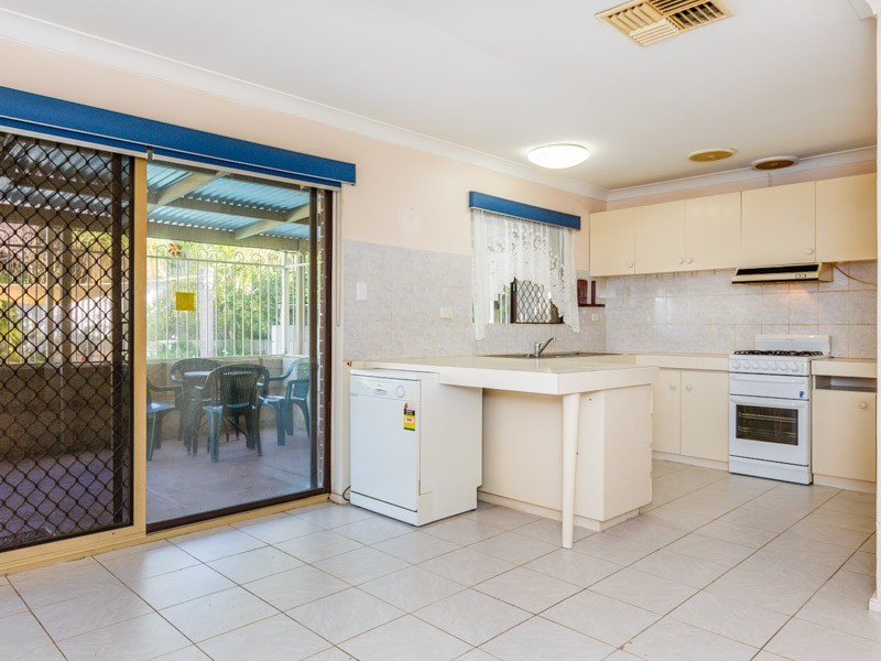 8 Cowling Way, Parmelia WA 6167