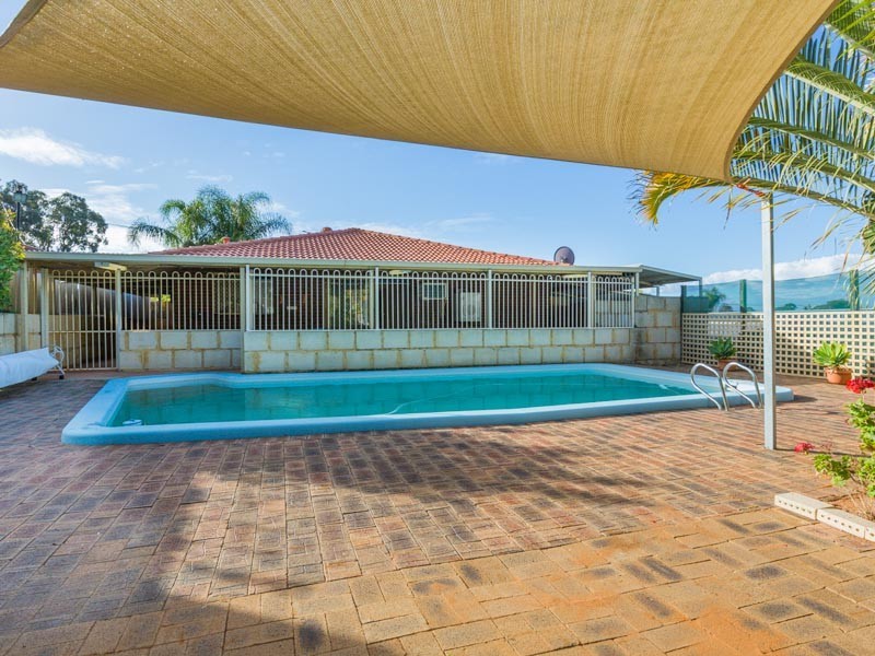 8 Cowling Way, Parmelia WA 6167