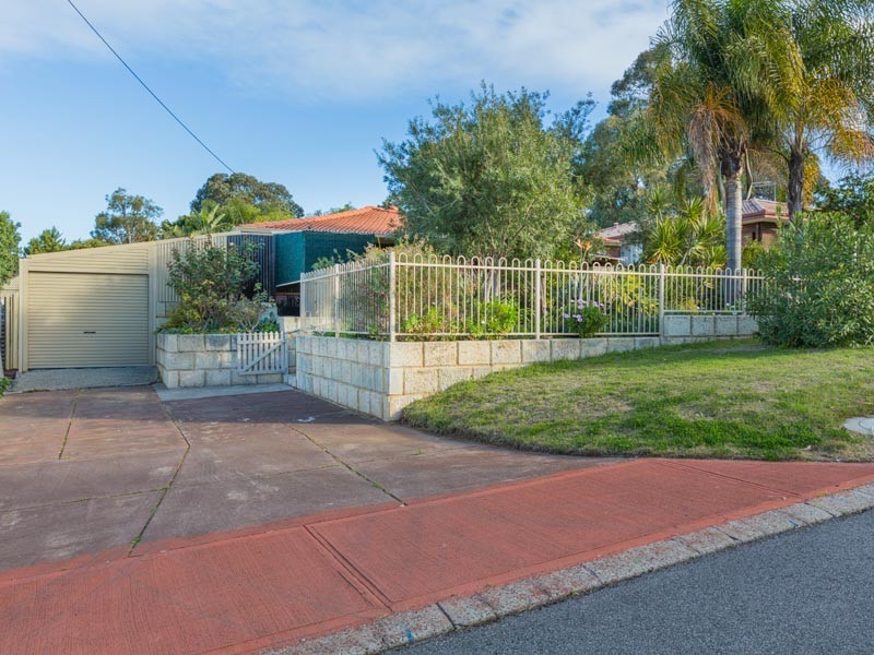 8 Cowling Way, Parmelia WA 6167