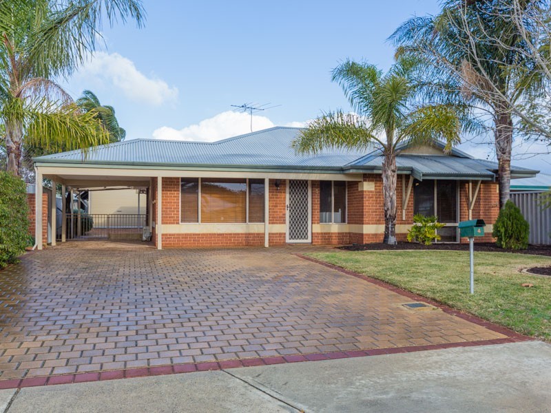 4 Stipling Gardens, Leda WA 6170