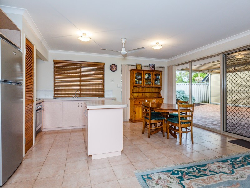 4 Stipling Gardens, Leda WA 6170