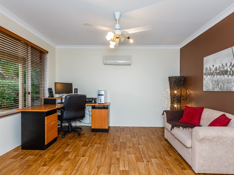 4 Stipling Gardens, Leda WA 6170