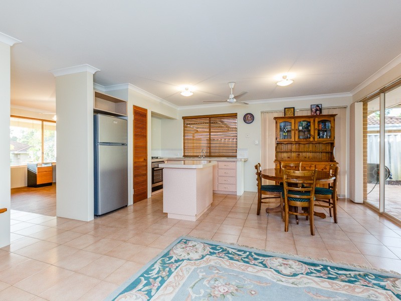 4 Stipling Gardens, Leda WA 6170