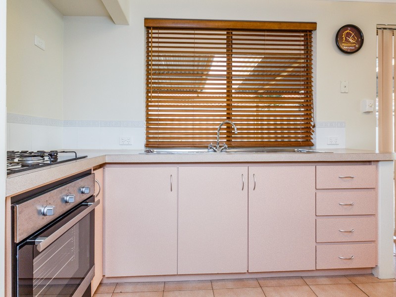 4 Stipling Gardens, Leda WA 6170