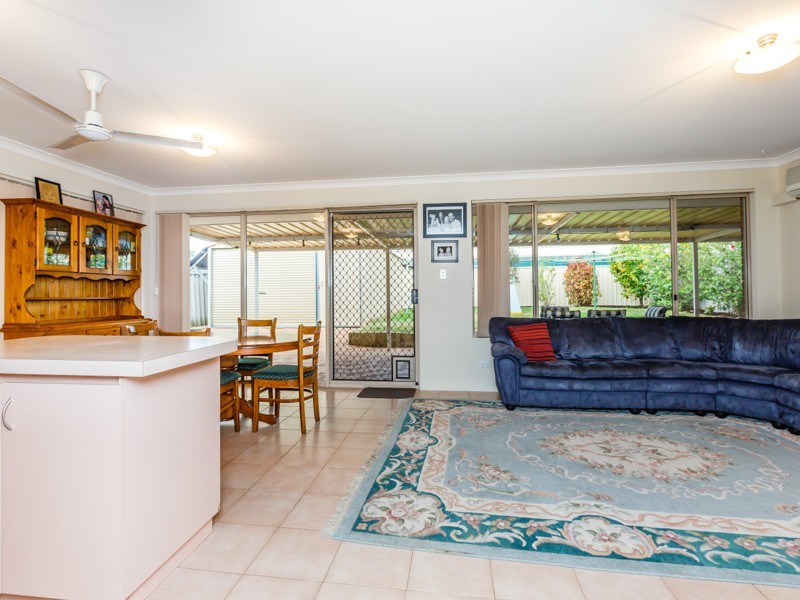 4 Stipling Gardens, Leda WA 6170