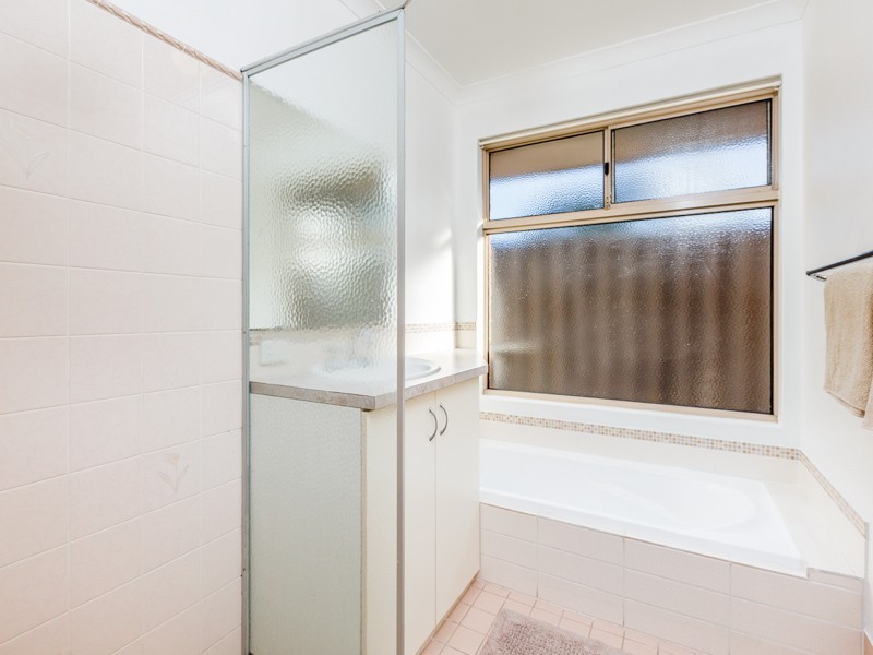 4 Stipling Gardens, Leda WA 6170