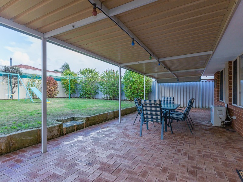 4 Stipling Gardens, Leda WA 6170