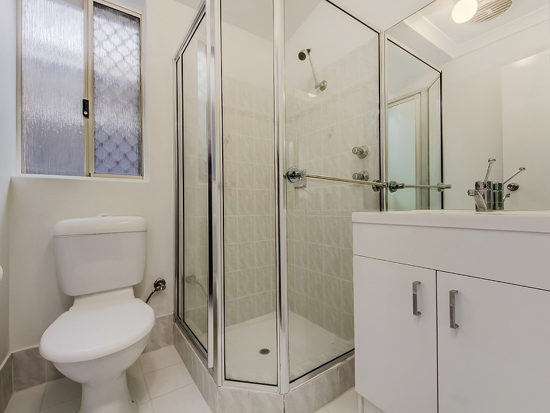 15 Camfield Loop, Parmelia WA 6167