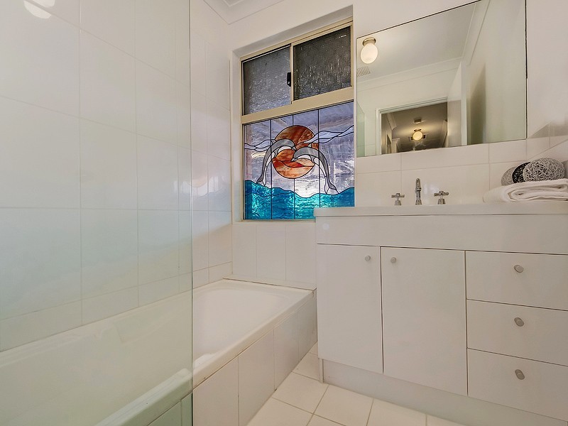 15 Camfield Loop, Parmelia WA 6167