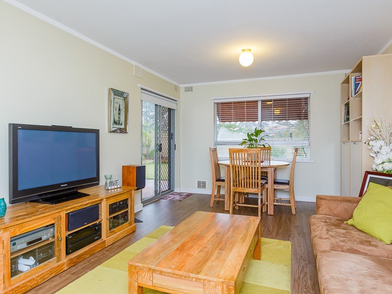 Unit 1, 9 Gamble Place, Orelia WA 6167