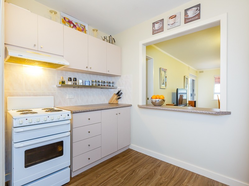 Unit 1, 9 Gamble Place, Orelia WA 6167