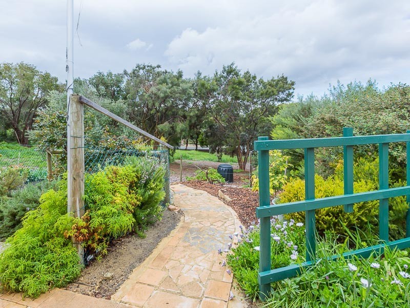 6 St Ives Cove, Warnbro WA 6169